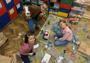 Drugoklasiści w akcji! Kreatywny recykling w naszej szkole.