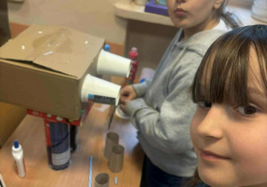 Drugoklasiści w akcji! Kreatywny recykling w naszej szkole.