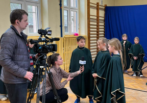 chór szkolny w telewizji TOYA