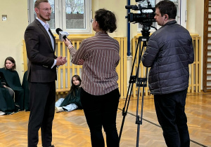 chór szkolny w telewizji TOYA
