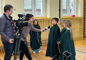 chór szkolny w telewizji TOYA