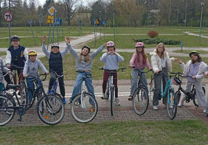 klasa 5b w miasteczku ruchu drogowego